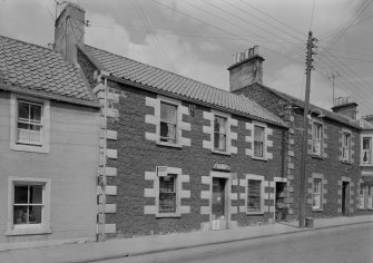 General view of 38 Main Street, Colinsburgh, from south west.