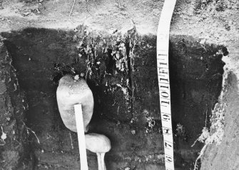 Excavation photograph : stone setting_(no.8) 22 August 1937.