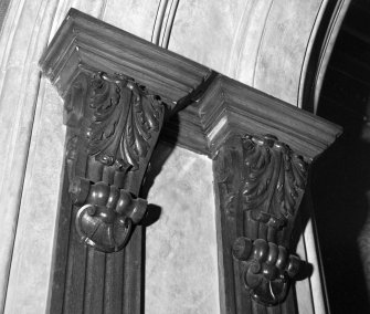 Interior.
Ground floor corridor, specimen plaster heads.