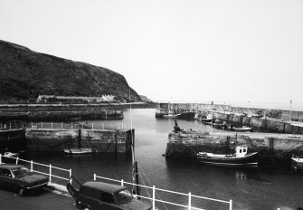 General view of Burnmouth harbour.