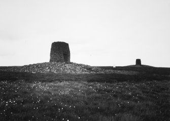 General view of both cairns.