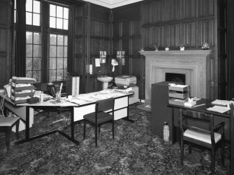 Interior.
Ground floor, library, general view.