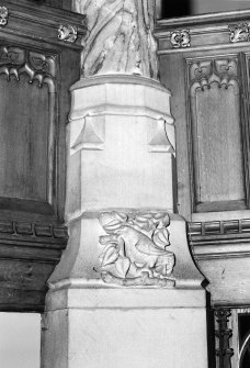 Alloa, Bedford Place, Alloa West Church, interior detail of column.