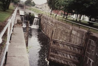 General view of locks on Carmuirs to Dalderse section of Forth & Clyde Canal.