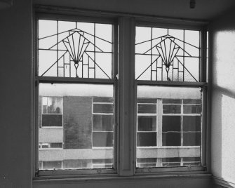 Interior.
View of second floor S room specimen windows.