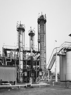 General view of distillation towers.
