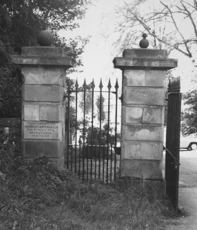 Detail of gatepiers.