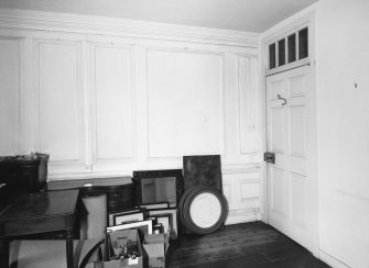 Interior.
First floor, old drawing room, detail of panelling.