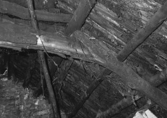 Interior.
Byre, roof, detail of cruck.
