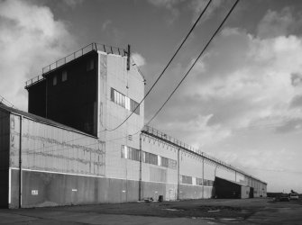 View from NW along SW side of Bay 7 [Heavy Fabrication Finishing and Testing]