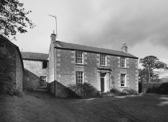 View of frontage of farmhouse from SW