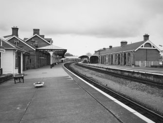 View from S of station offices and platforms 1 and 2.