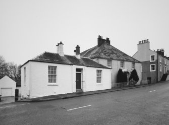 General view of Brae Cottage and Brewery Cottage from SSW.