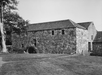 General view of threshing barn from NW.