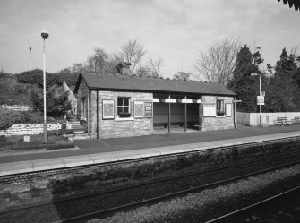 View from S of N-bound platform shelter and waiting room