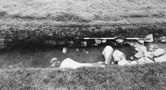 Excavation 1964-5
Outer half of E rampart showing 2 layers of kerb