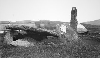 from 'Chambered Tombs of Scotland' A.S.Henshall