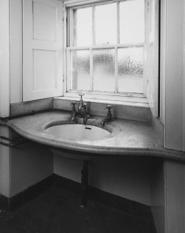 West wing, second floor North East room, washbasin