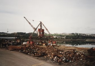 Inverkeithing Bay, Thomas Ward and Sons Shipbreaking Yard, Number 3 Jetty
Jetty No.3:  view from SE showing 25-ton-lift Butters travelling derrick crane (with 120ft jib)