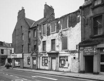 View of Kirk Wynd frontage from the North