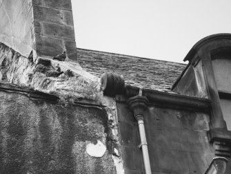 Detail of 1st floor window, High Street front