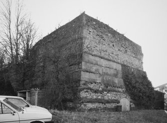 Cults Lime Works, view from NE of stone built, early 19th century limekiln. (datestone of 1807 not visible on photograph.)