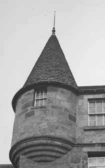 Late 16th century L-plan block, south west turret