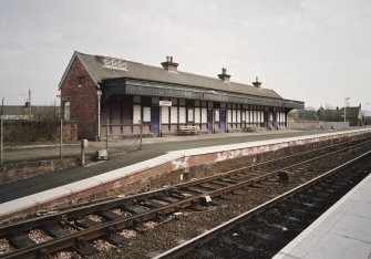 View of S-bound platform, offices and awning from NW