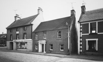 View from the West showing the frontages of No.s 24 and 26 High Street