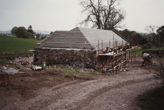 View from NW of farm building/ range being converted to dwelling
Photographed 9 May 1994