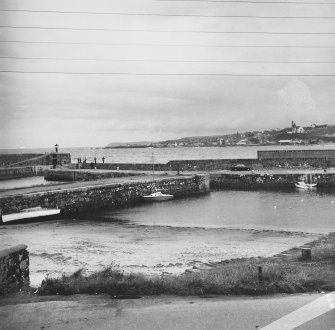 General view showing central portion of North pier.