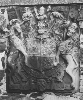 Detail of Royal coat of arms, dated 1634, at 30 Low Street.