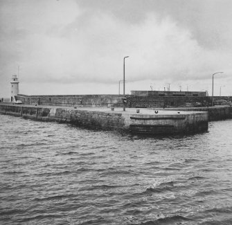 General view of outer harbour.