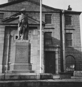General view, with statue of Field Marshall Keith.