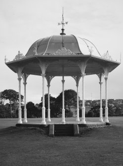 Aberdeen, Duthie Park, Bandstand.
General view from North.