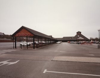 Aberdeen, Danestone Shopping Centre, Tesco Store.
General view from West.