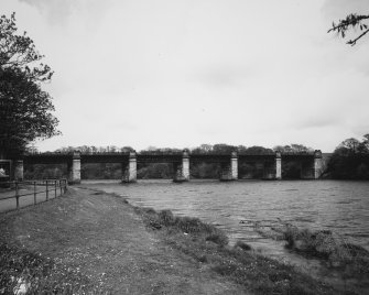 Aberdeen, Ferryhill Railway Viaduct.
General view from South-West. 
