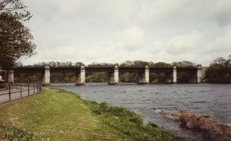 Aberdeen, Ferryhill Railway Viaduct.
General view from South-West.