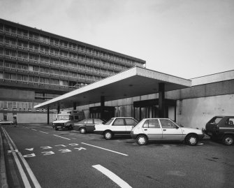 Aberdeen, Foresterhill Road, Royal Infirmary, Accident and Emergency Centre.
General view from East.