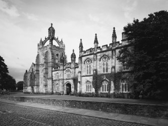 Aberdeen, King's College, Chapel.
View from South-West showing Chapel and crown steeple and additions of 1825-32 by John Smith.