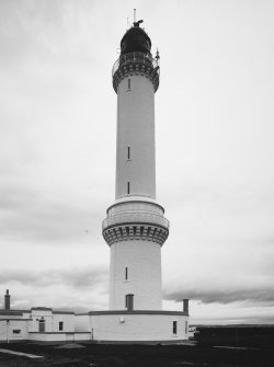 Aberdeen, Greyhope Road, Girdleness Lighthouse.
General view of tower from South-East, dated 6 May 1992.