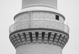 Aberdeen, Greyhope Road, Girdleness Lighthouse.
Detail of balcony in middle of lighthouse tower, dated 6 May 1992.