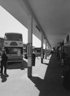 Aberdeen, Guild Street, Bus Station
View from north along east side of bus station, showing the buses parked in bays awaiting passengers