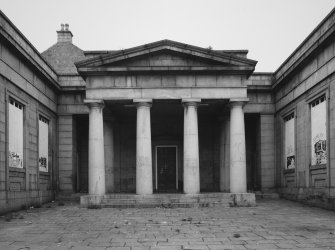 Detail of central doric portico