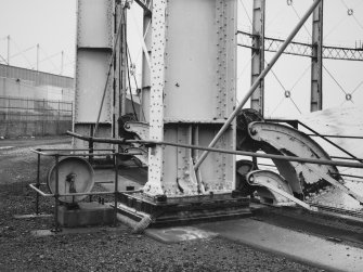 Aberdeen, Pittodrie Street, Gallowshills Gas Holder.
Detail of lifting mechanism.