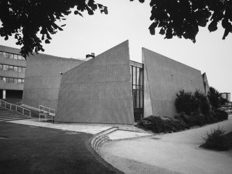 Aberdeen, St. Machar Drive, University Of Aberdeen, Art Lecture Theatre.
General view from South-West.