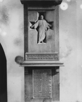 Aberdeen, Victoria Road, St Peter's Episcopal Church.
View of War Memorial.
Insc: 'St Peter's Church, Torry'.