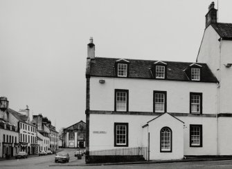 Inveraray, Front Street West, Chamberlain's House.
General view including Town House in background.