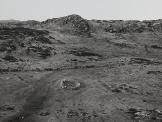 Iona, Cobhain Cuildich.
View showing remains of hut circle from North-East.
