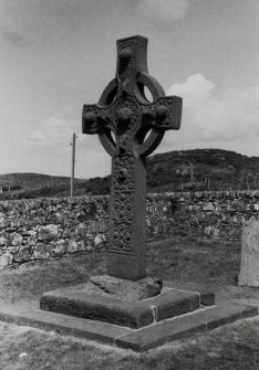 Kildalton Chapel, Burial Ground
View of cross in burial ground